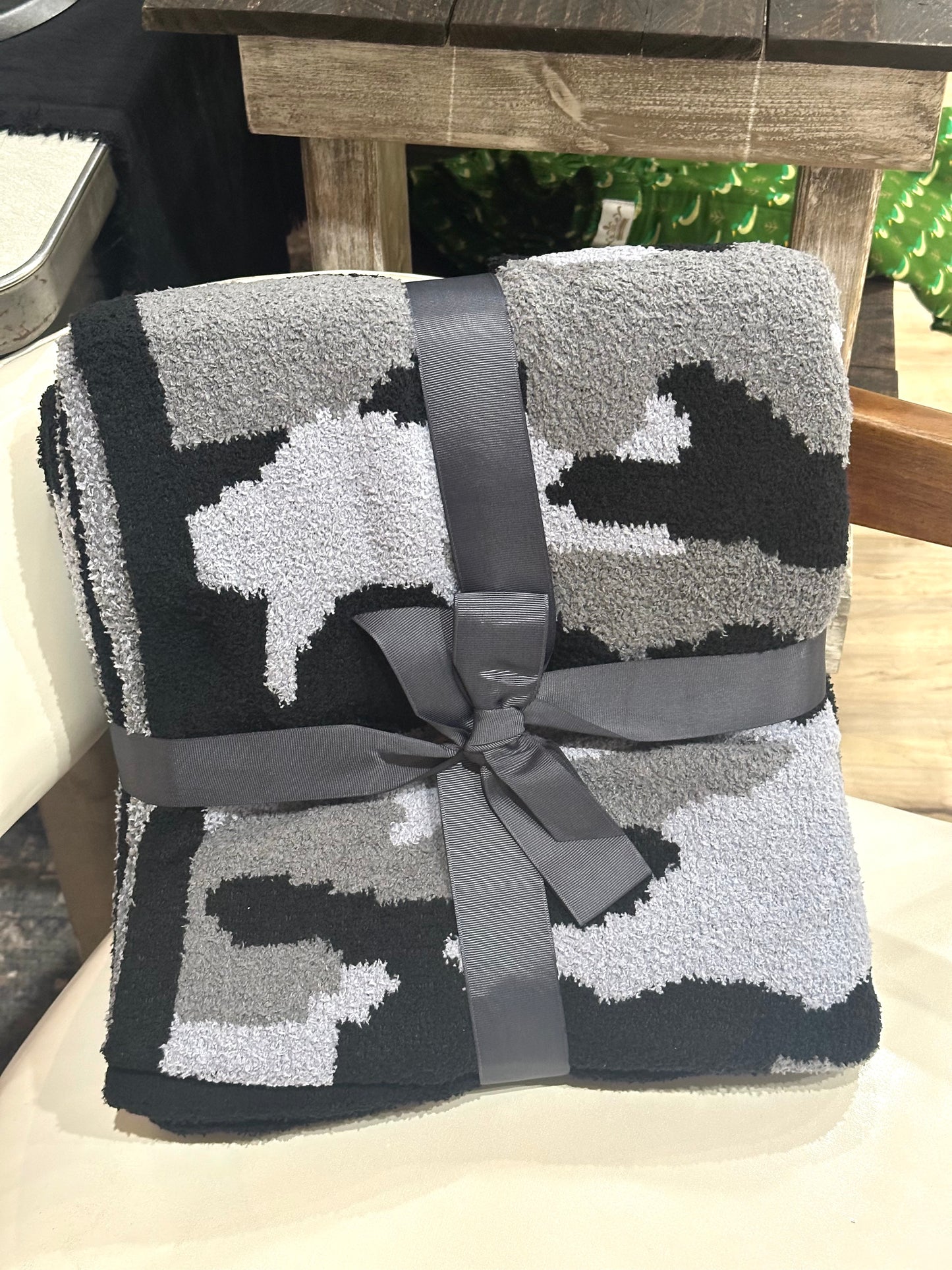 Camo Blanket - Grey